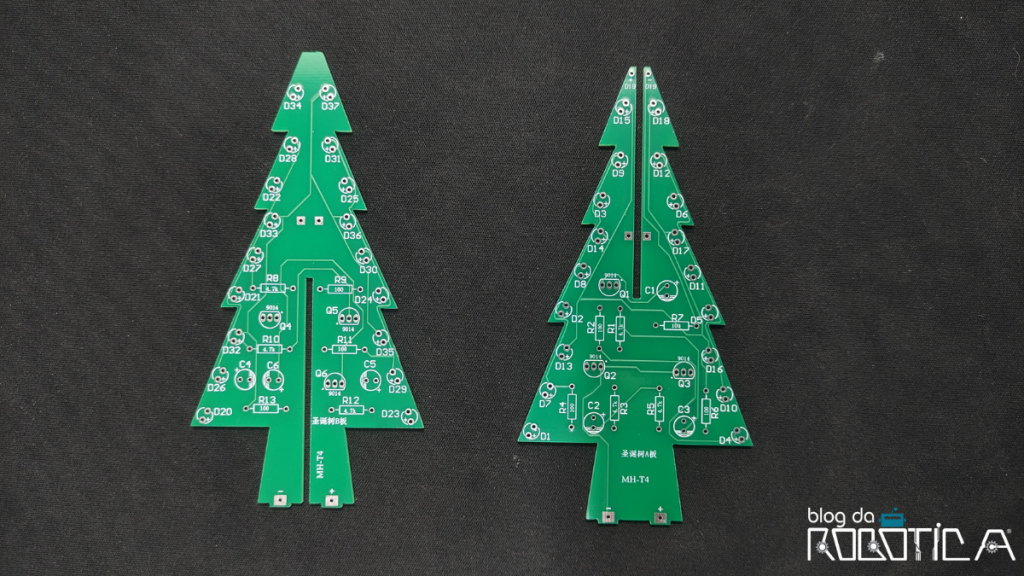 Placas em formato de Árvore de Natal